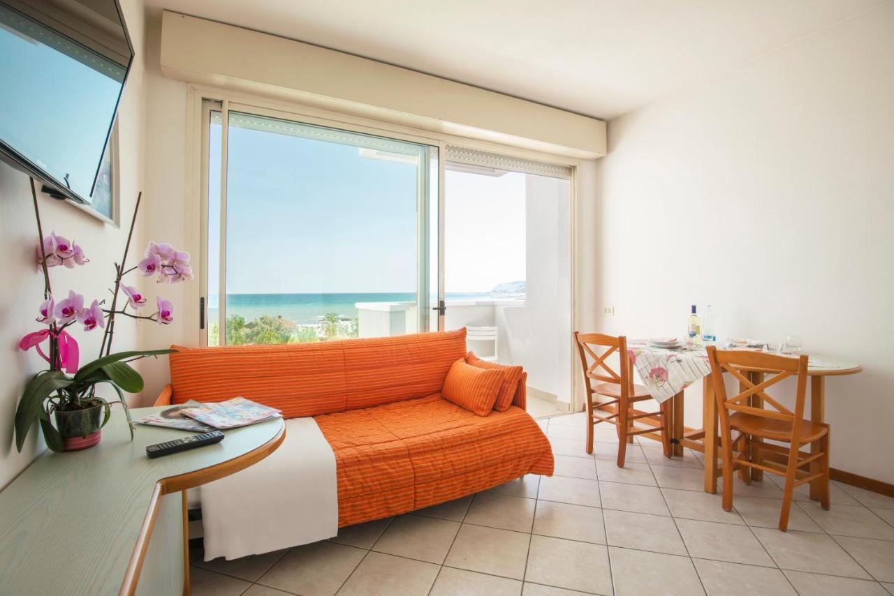 Hotel Residence Imperial มิซาโน อาดรีอาติโก ภายนอก รูปภาพ