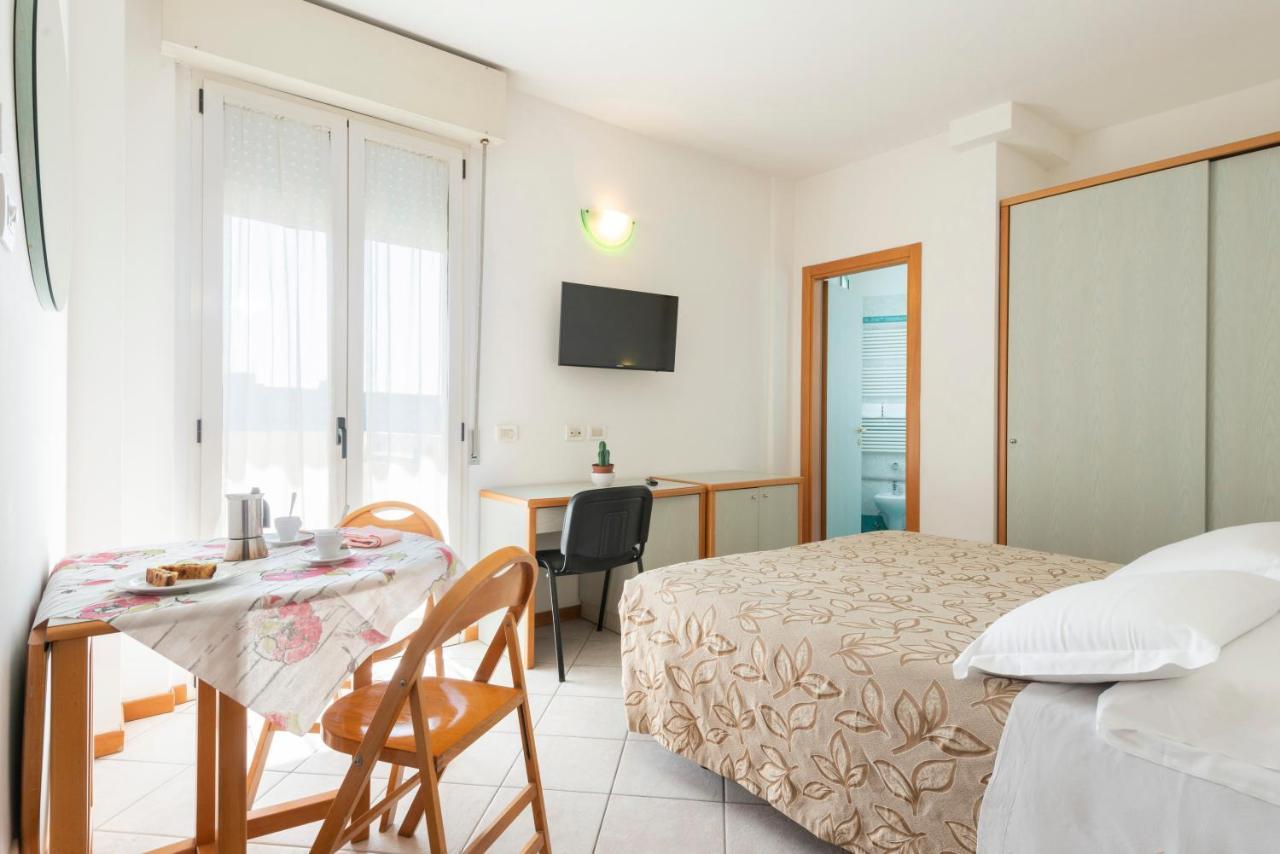 Hotel Residence Imperial มิซาโน อาดรีอาติโก ภายนอก รูปภาพ