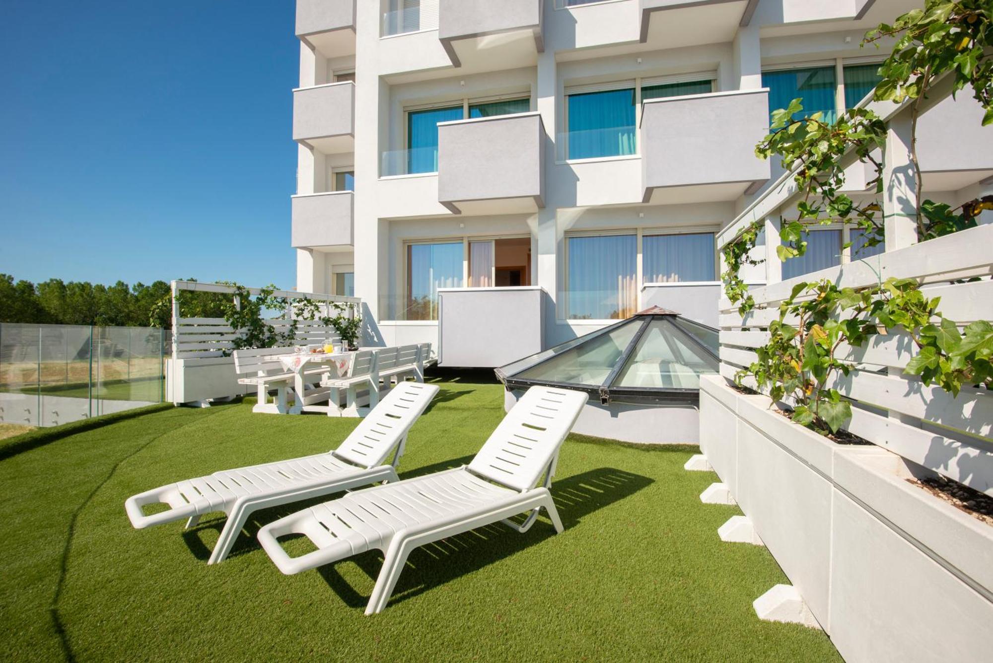 Hotel Residence Imperial มิซาโน อาดรีอาติโก ภายนอก รูปภาพ