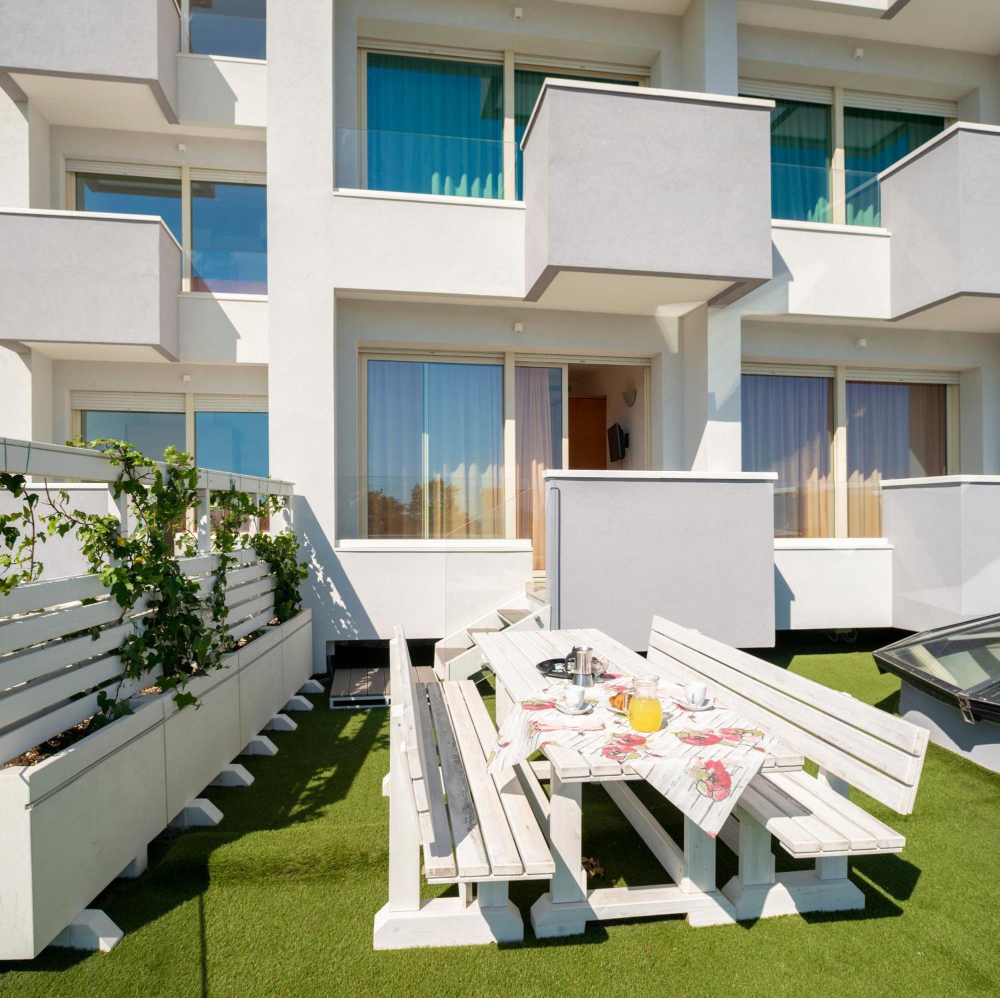 Hotel Residence Imperial มิซาโน อาดรีอาติโก ภายนอก รูปภาพ
